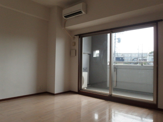 ハートヒルズ井田の居間・リビング