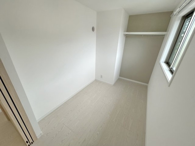 【洋室】 | フローレンスベリー愛甲石田