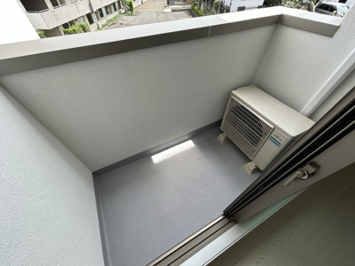 【バルコニー】 | フローレンスベリー愛甲石田