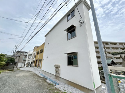 【外観】 | フローレンスベリー愛甲石田