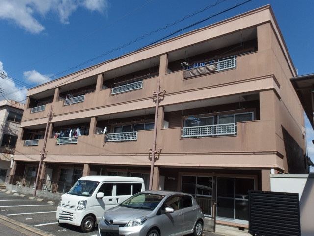 スリーアイランドの外観