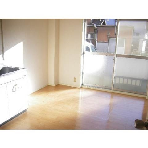 スリーアイランドの居間・リビング