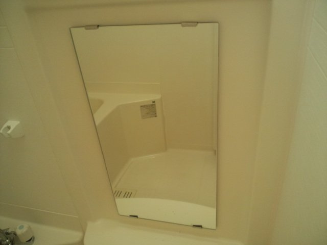 グランディール高坂の設備|浴室鏡