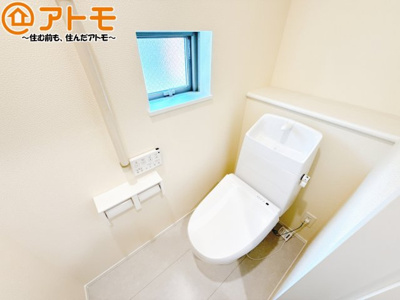 【トイレ】 | 葵区田町7期　新築戸建　C号棟 | 手すり付きで使いやすいユニバーサルなトイレです♪