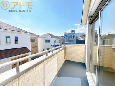 【バルコニー】 | 葵区田町7期　新築戸建　B号棟 | 陽当りの良いバルコニーはお洗濯物はもちろんお布団もふかふかになります♪