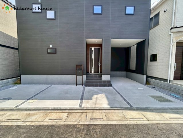 上尾市小敷谷第2　新築戸建　リーブルガーデン11の駐車場