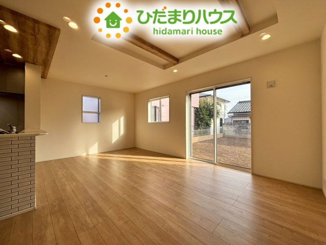 行田市富士見町2丁目　2期　新築一戸建て　ブルーミングガーデン　02の居間・リビング