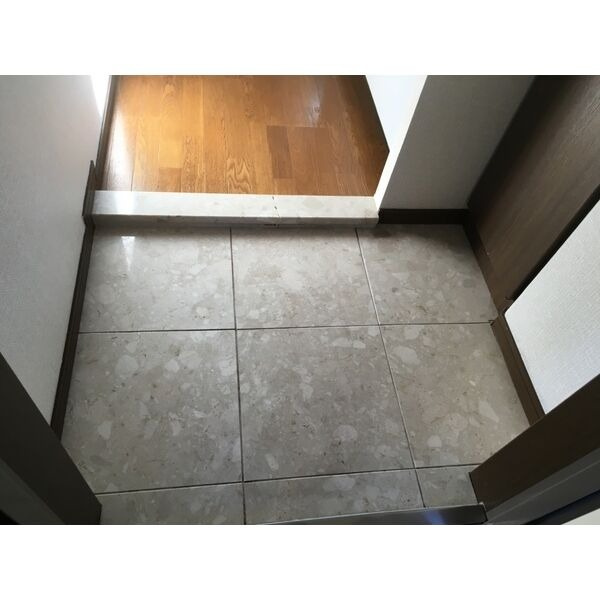 ティアラ八帖の玄関