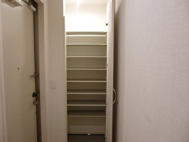 ポンテアルトの玄関