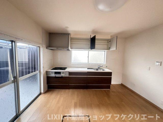 【居間・リビング】 | 丸亀市川西町北　中古戸建