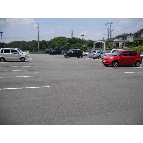 天神山マンションⅡ号館の駐車場