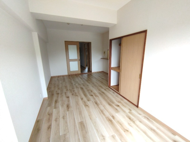 天神山マンションⅠ号館の居間・リビング