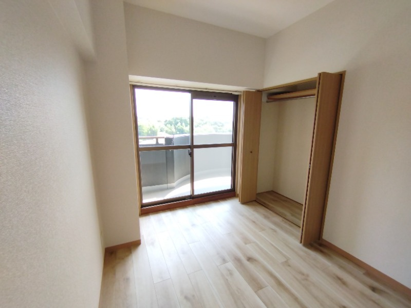 天神山マンションⅠ号館の居間・リビング