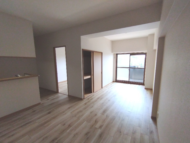 天神山マンションⅠ号館の居間・リビング