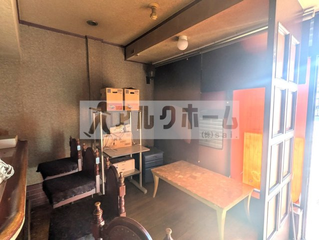 柏原市国分本町２丁目の店舗一部の内装