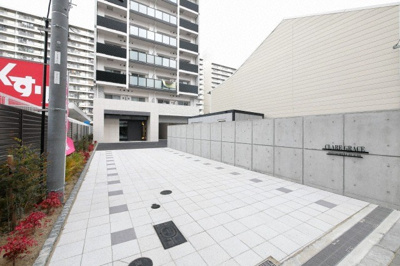 【エントランス】 | クレアグレイス新森古市 | 落ち着いたエントランスです