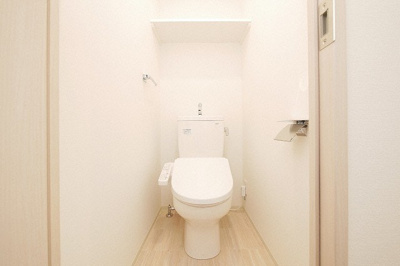 【トイレ】 | クレアグレイス新森古市 | ゆったりとした空間のトイレです