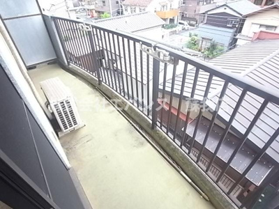 【バルコニー】 | サニーパレス南 | 暖かな日差しのふりそそぐバルコニー