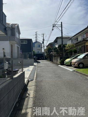 藤沢市遠藤９４２－１７戸建ての前面道路含む現地写真|前面道路含む現地写真です
