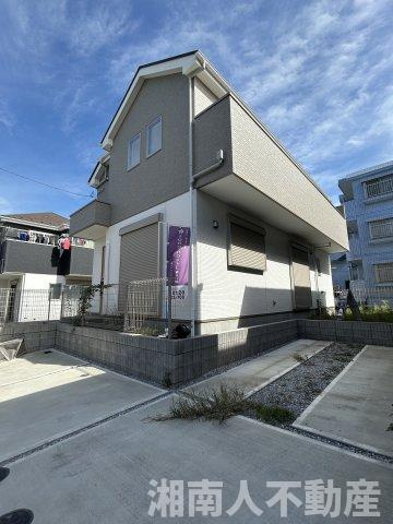 藤沢市遠藤９４２－１７戸建ての前面道路含む現地写真|前面道路含む現地写真です