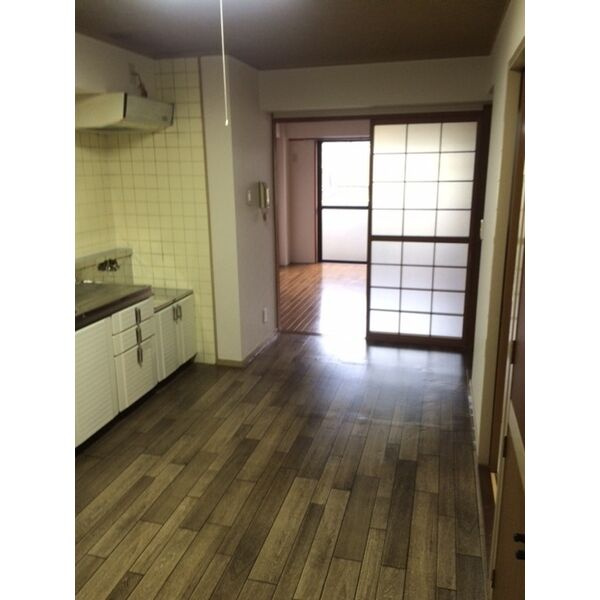 サンホーム愛宕の居間・リビング