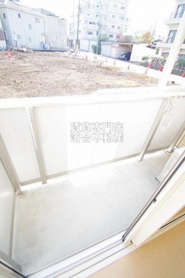 【バルコニー】 | リヴェール | 南向きの明るいバルコニー◎