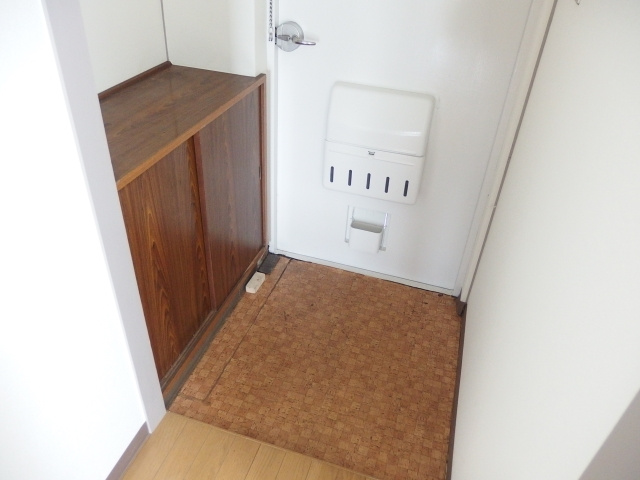 メゾンむつなの玄関