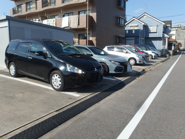 マーサヴィラの駐車場