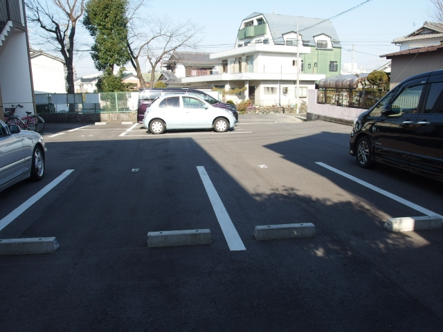 ハイツ柿田の駐車場