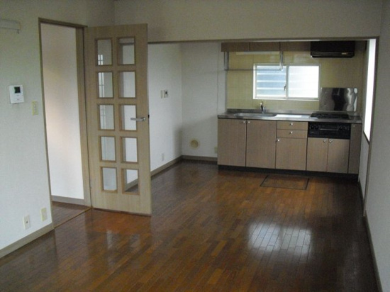 【居間・リビング】 | ブリージングタウン百草園E