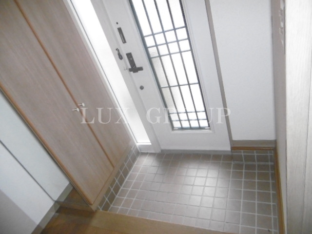 【玄関】 | ブリージングタウン百草園E