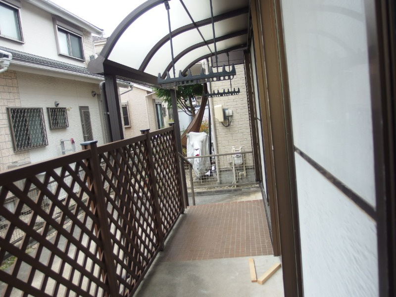 井田町１丁目貸家のバルコニー