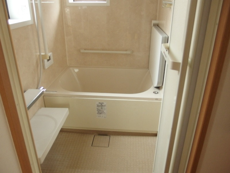 井田町１丁目貸家の浴室