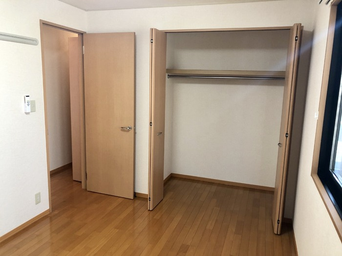 ベルジュシンメイの収納|北洋室クローゼット