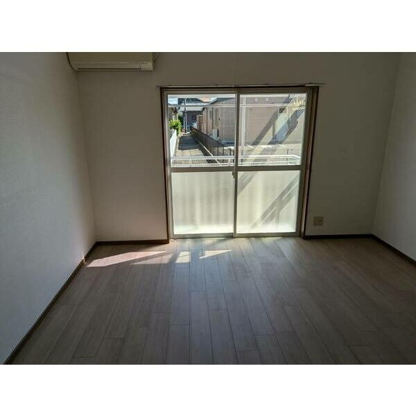 柴田ハイツBの居間・リビング