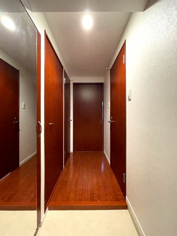 エンクレスト天神WINGの玄関|きれいな玄関です