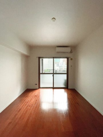 エンクレスト天神WINGの居間・リビング|使いやすいリビングです