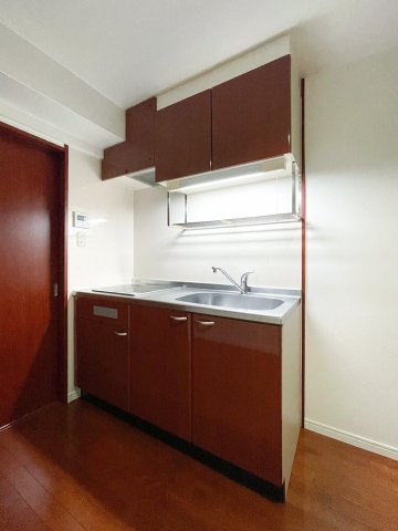 エンクレスト天神WINGのキッチン|コンパクトなキッチンで掃除もラクラク