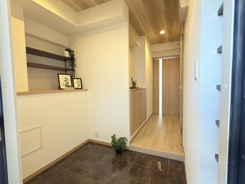 シャルマンコーポ野江第二期　8階の玄関