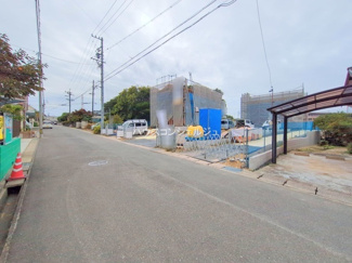 【前面道路含む現地写真】