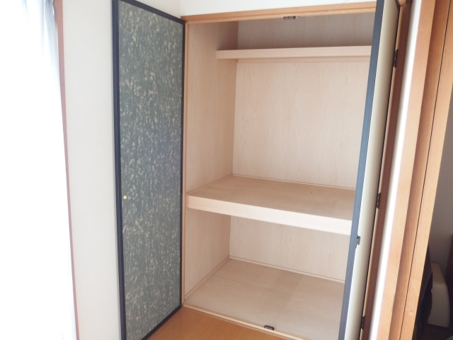 竜美西一戸建の収納