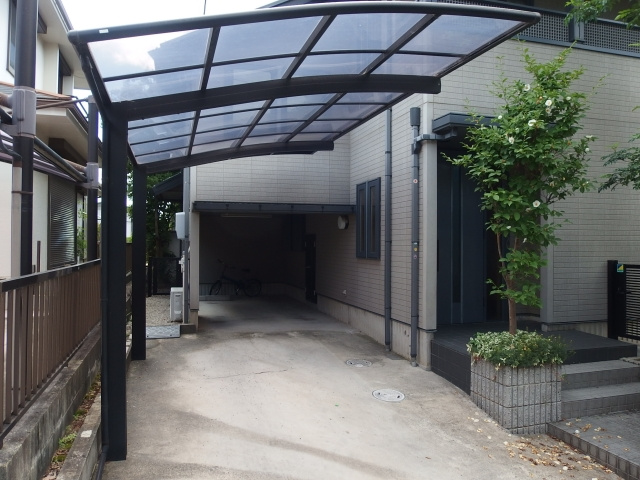 竜美西一戸建の駐車場