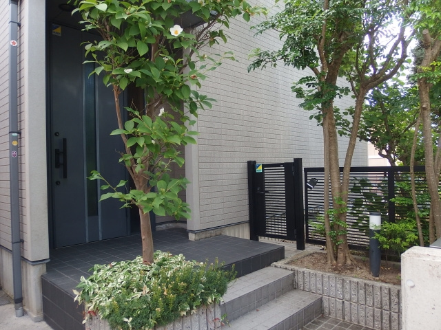 竜美西一戸建のエントランス