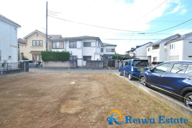 売地　茅ヶ崎市松尾の前面道路含む現地写真