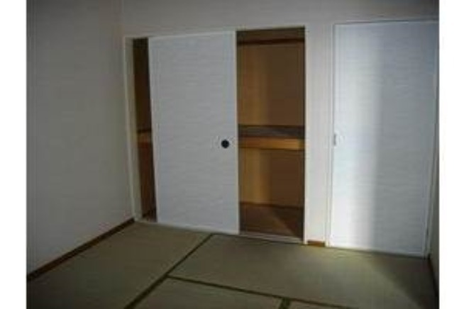第二本多ハイツの和室