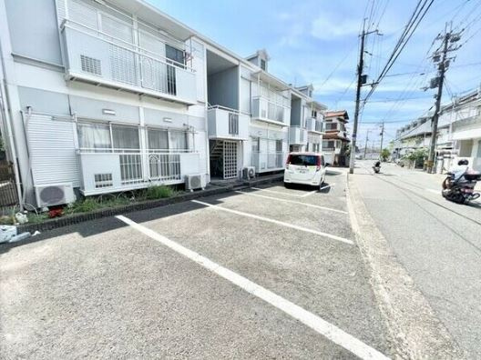 藤原ハイツの駐車場