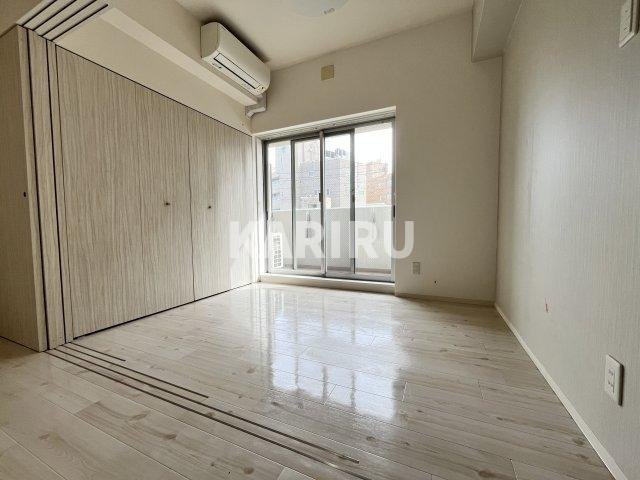 W.O.B.KYOBASHIの洋室