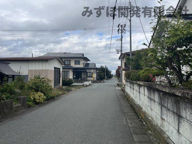 東根市藤助新田34の前面道路含む現地写真