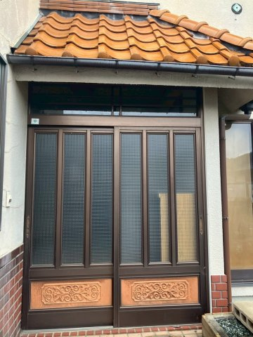 川内町2丁目たかのす団地内戸建の玄関