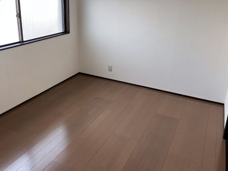 サンライズ康生の洋室